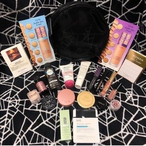 21 Piece Makeup Sampler Bundle